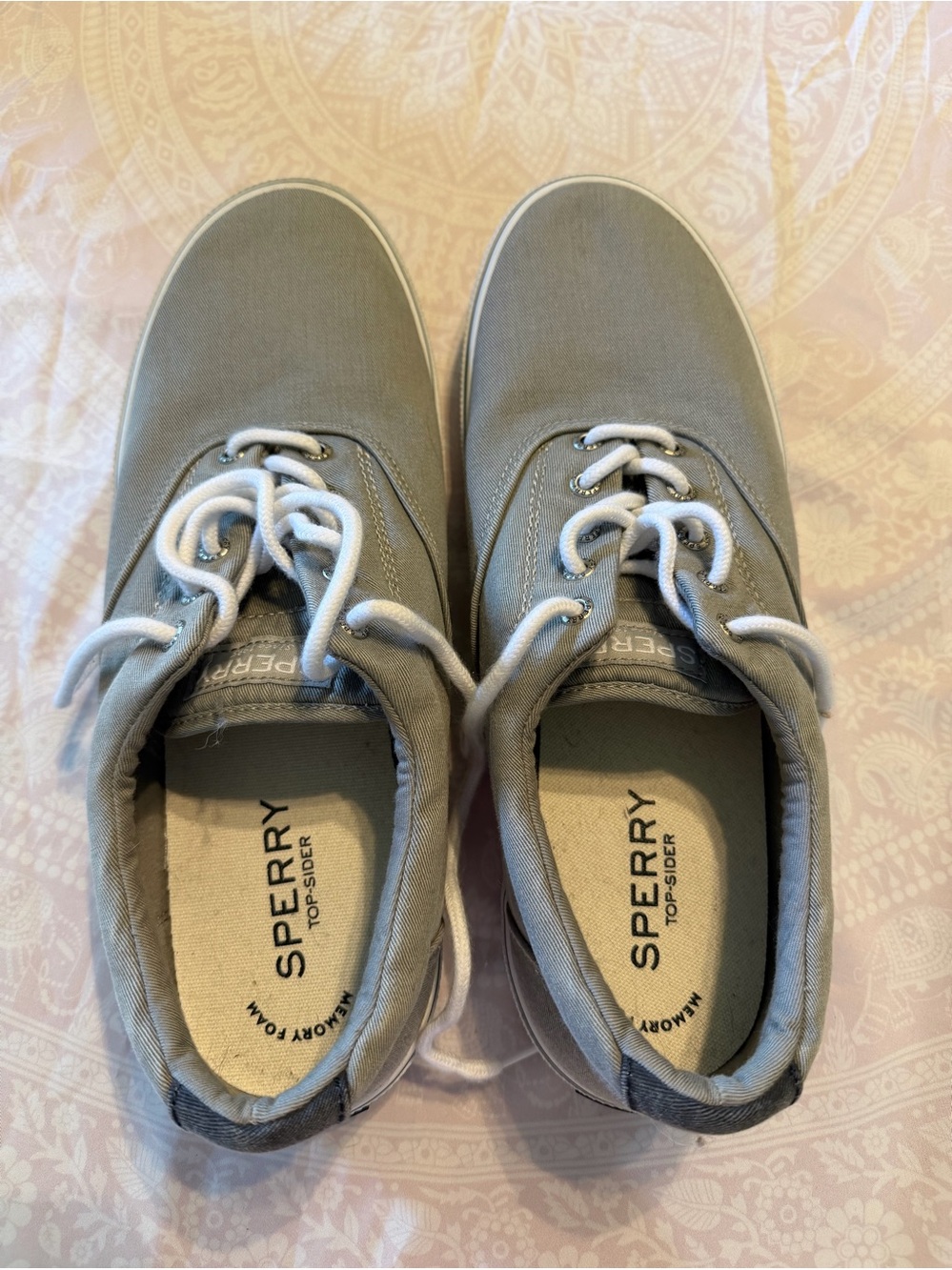 Men’s Sperry casual sneakers